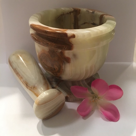 Pestle & Mortar Calcite Crystal - Picture 2 of 5